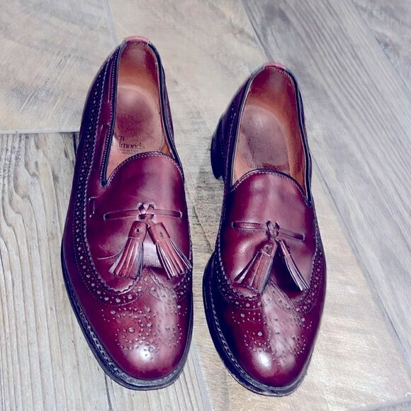 Allen Edmonds leather slipon shoes w/ tassels - Picture 2 of 4